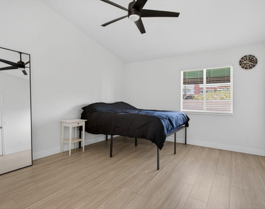 2457 Ne 14th Street - Photo Thumbnail 21