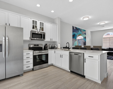 2457 Ne 14th Street - Photo Thumbnail 7