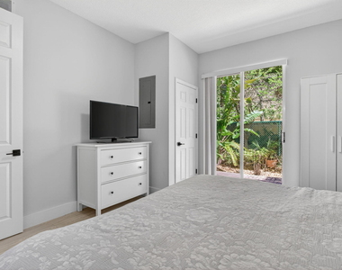 2457 Ne 14th Street - Photo Thumbnail 24