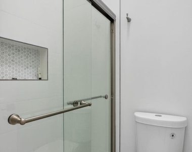 2457 Ne 14th Street - Photo Thumbnail 27
