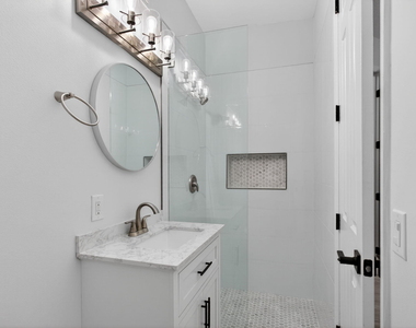 2457 Ne 14th Street - Photo Thumbnail 12