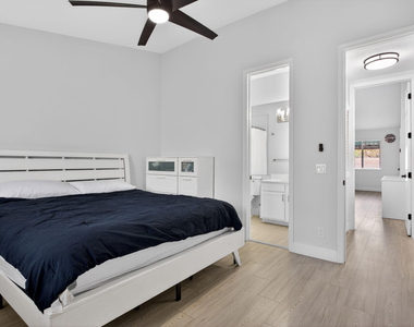 2457 Ne 14th Street - Photo Thumbnail 15