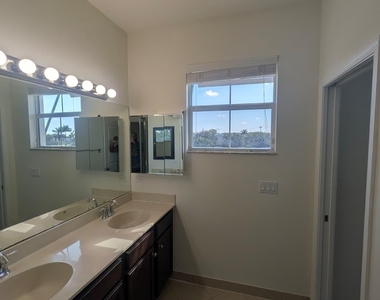 4153 Cascada Circle - Photo Thumbnail 12