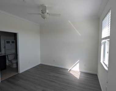 4153 Cascada Circle - Photo Thumbnail 7