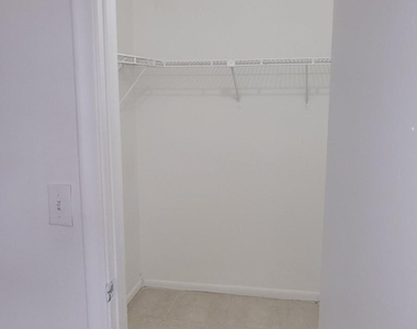 2442 Nw 52nd Avenue - Photo Thumbnail 11