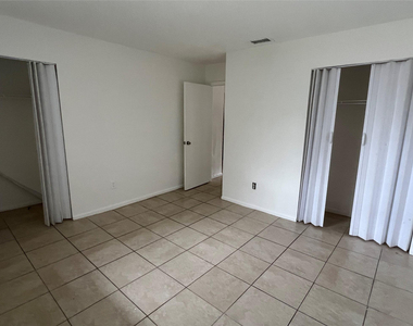2442 Nw 52nd Avenue - Photo Thumbnail 8