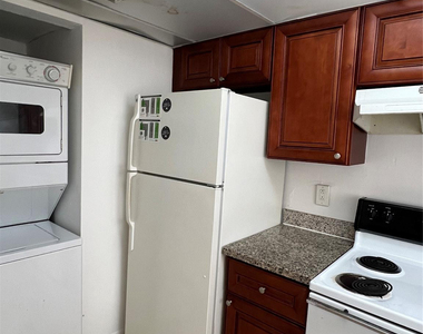 2442 Nw 52nd Avenue - Photo Thumbnail 5