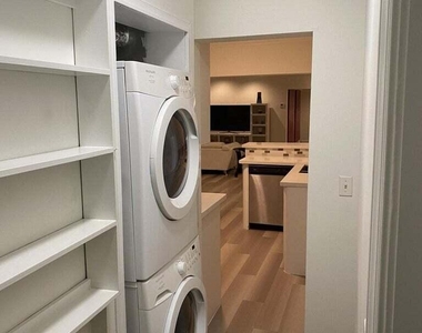 325 Sunset Drive - Photo Thumbnail 7
