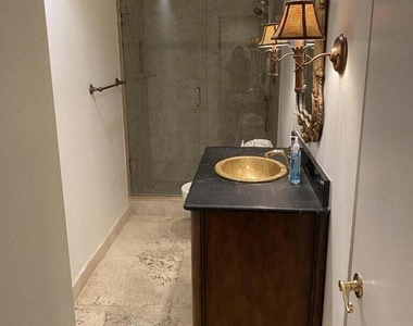 325 Sunset Drive - Photo Thumbnail 8