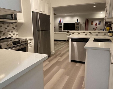 325 Sunset Drive - Photo Thumbnail 2