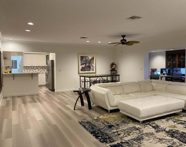325 Sunset Drive - Photo Thumbnail 1
