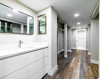 2517 Presidential Way - Photo Thumbnail 20