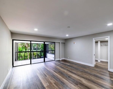 2517 Presidential Way - Photo Thumbnail 16