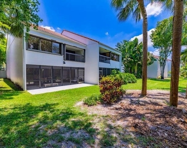 2517 Presidential Way - Photo Thumbnail 10