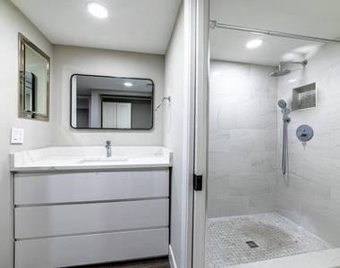 2517 Presidential Way - Photo Thumbnail 18
