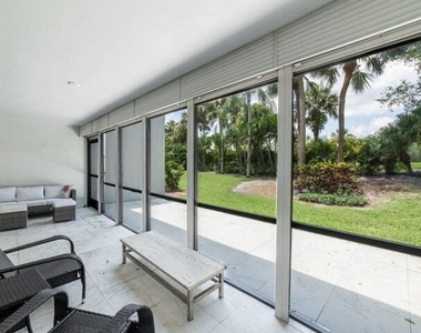 2517 Presidential Way - Photo Thumbnail 7