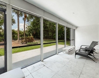 2517 Presidential Way - Photo Thumbnail 8