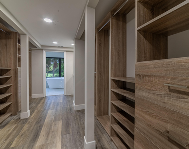 2517 Presidential Way - Photo Thumbnail 22