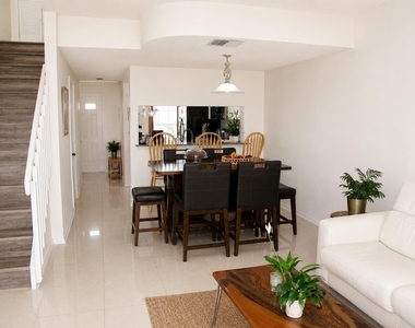 75 Whitehead Circle - Photo Thumbnail 2