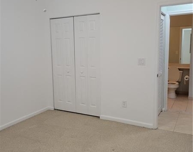 3569 Forest Hill Boulevard - Photo Thumbnail 17