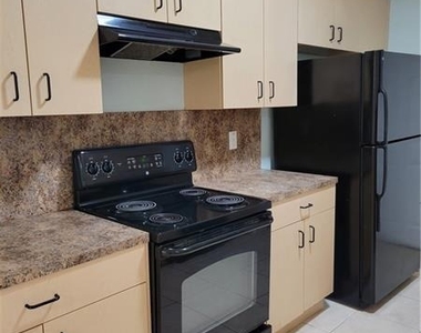 3569 Forest Hill Boulevard - Photo Thumbnail 10