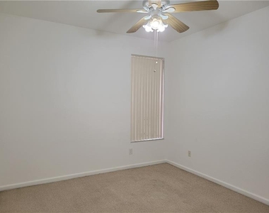 3569 Forest Hill Boulevard - Photo Thumbnail 15