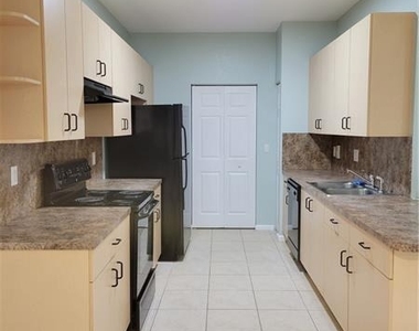 3569 Forest Hill Boulevard - Photo Thumbnail 5