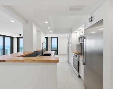 5460 N Ocean Drive - Photo Thumbnail 31