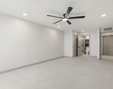 5460 N Ocean Drive - Photo Thumbnail 7