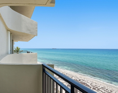 5460 N Ocean Drive - Photo Thumbnail 11
