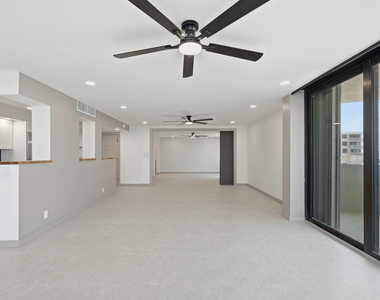 5460 N Ocean Drive - Photo Thumbnail 26