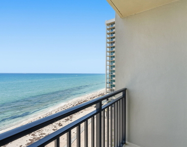 5460 N Ocean Drive - Photo Thumbnail 10