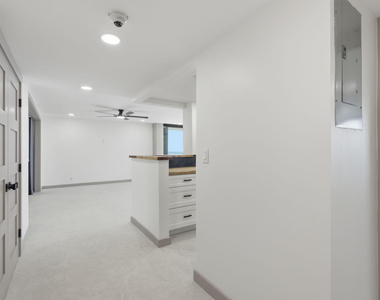 5460 N Ocean Drive - Photo Thumbnail 42