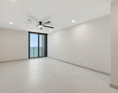 5460 N Ocean Drive - Photo Thumbnail 6