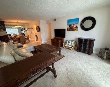 6219 Bay Club Drive - Photo Thumbnail 3