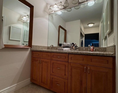6219 Bay Club Drive - Photo Thumbnail 16