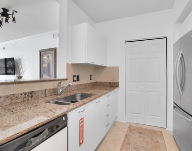 625 Casa Loma Boulevard - Photo Thumbnail 7