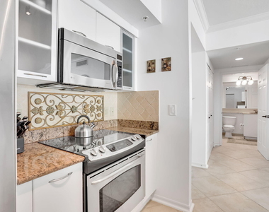 625 Casa Loma Boulevard - Photo Thumbnail 5