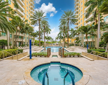 625 Casa Loma Boulevard - Photo Thumbnail 28