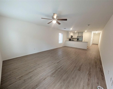 1939 Wolford Way - Photo Thumbnail 1
