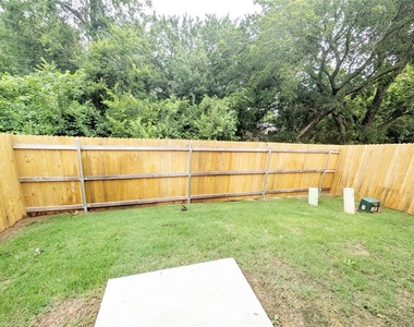 1939 Wolford Way - Photo Thumbnail 14