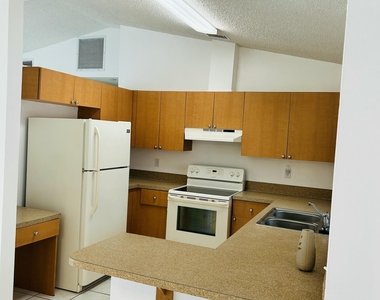 367 Sw Donna Terrace - Photo Thumbnail 4