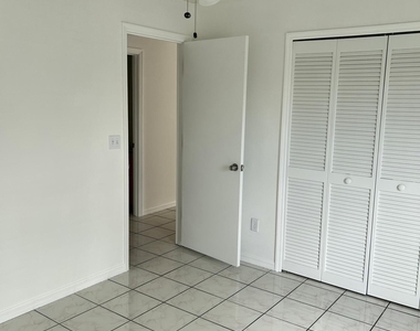 367 Sw Donna Terrace - Photo Thumbnail 10