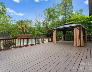 7307 Roseland Avenue - Photo Thumbnail 7