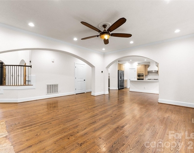 7307 Roseland Avenue - Photo Thumbnail 12