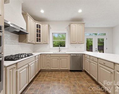 7307 Roseland Avenue - Photo Thumbnail 9