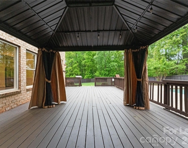 7307 Roseland Avenue - Photo Thumbnail 6