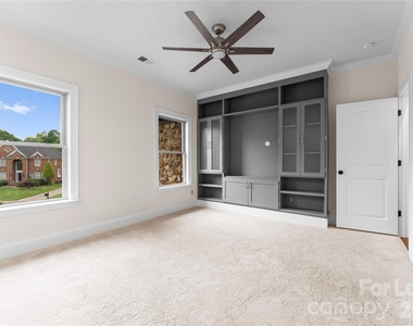 7307 Roseland Avenue - Photo Thumbnail 32