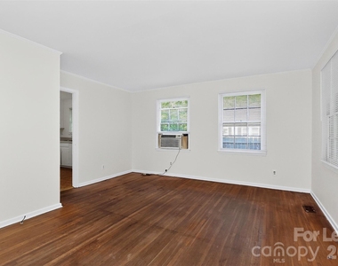 1813 Lasalle Street - Photo Thumbnail 4