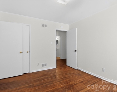 1813 Lasalle Street - Photo Thumbnail 5